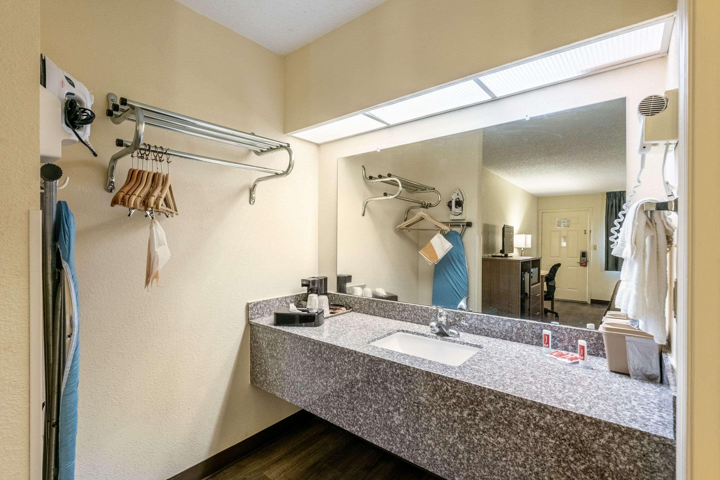 Econo Lodge فيكسبيرغ المظهر الخارجي الصورة